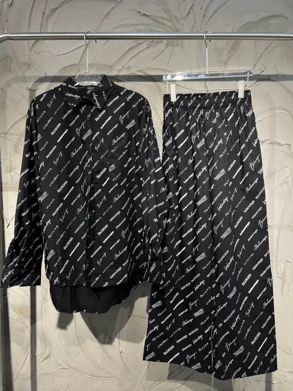 Two Pieces Long 1028