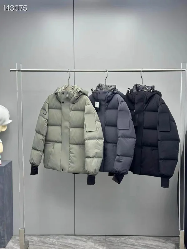 Moncler sz1-5 26yr171