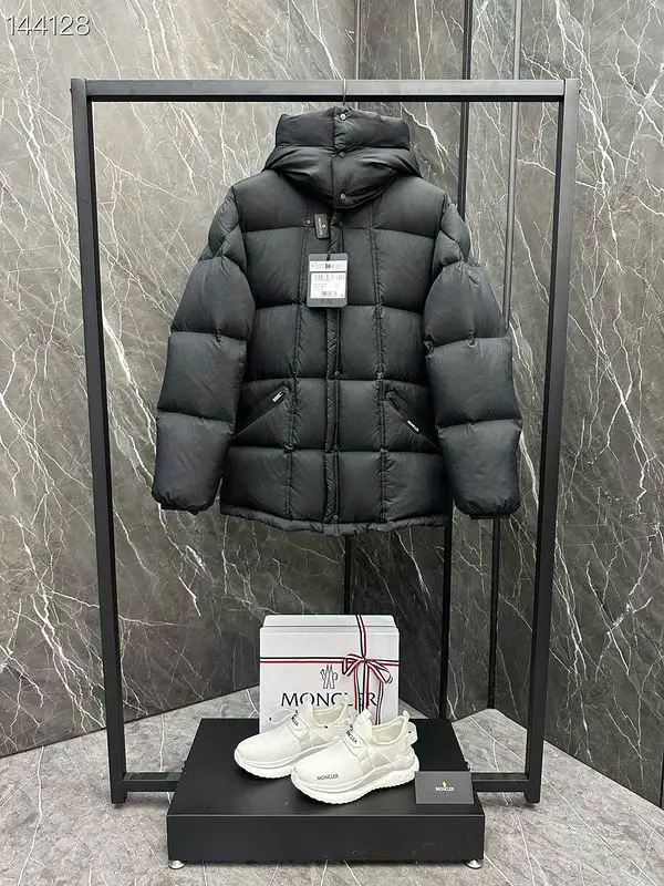 Moncler sz1-5 26yr319