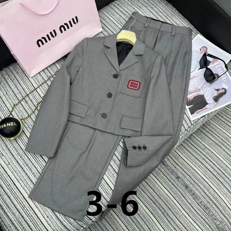 MiuMiu S-XL 81
