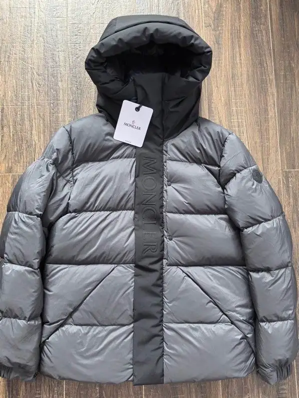 Moncler sz1-5 24cx14