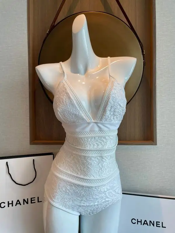 Chanel S-XL 84