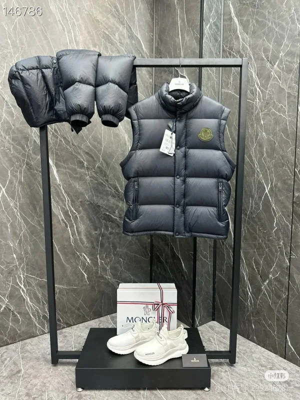 Moncler sz1-5 26yr56