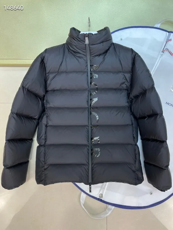 Moncler sz1-5 26yr68
