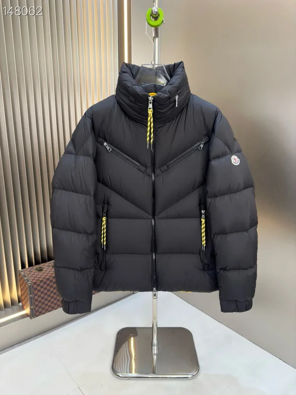 Moncler sz1-5 26yr91