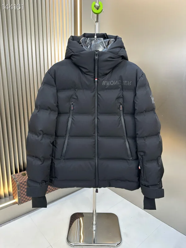 Moncler sz1-5 26yr99