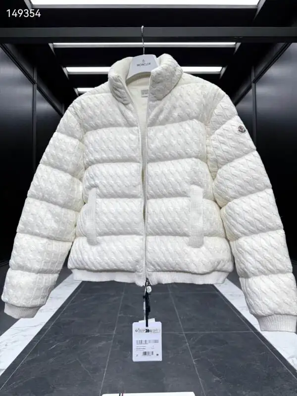 Moncler sz1-3 26yr186