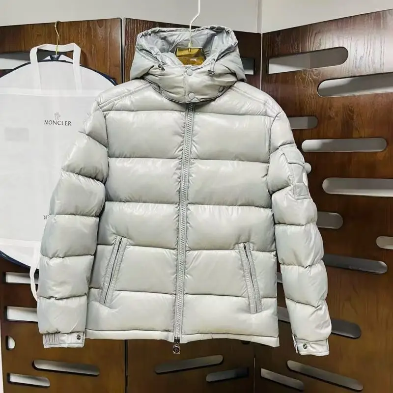 Moncler sz1-5 8qx84